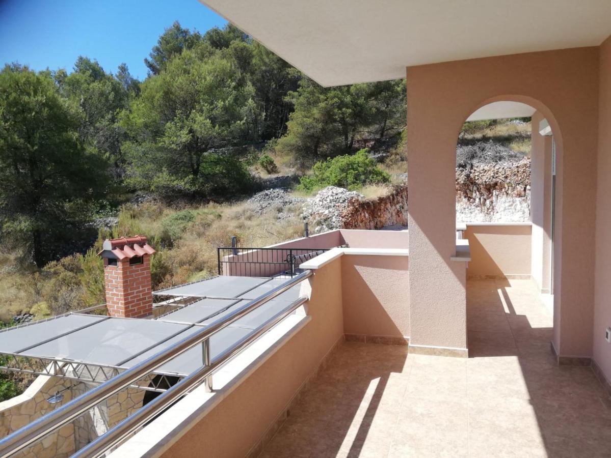 Apartments Panorama With Seasonal Pool Слатине Екстериор снимка