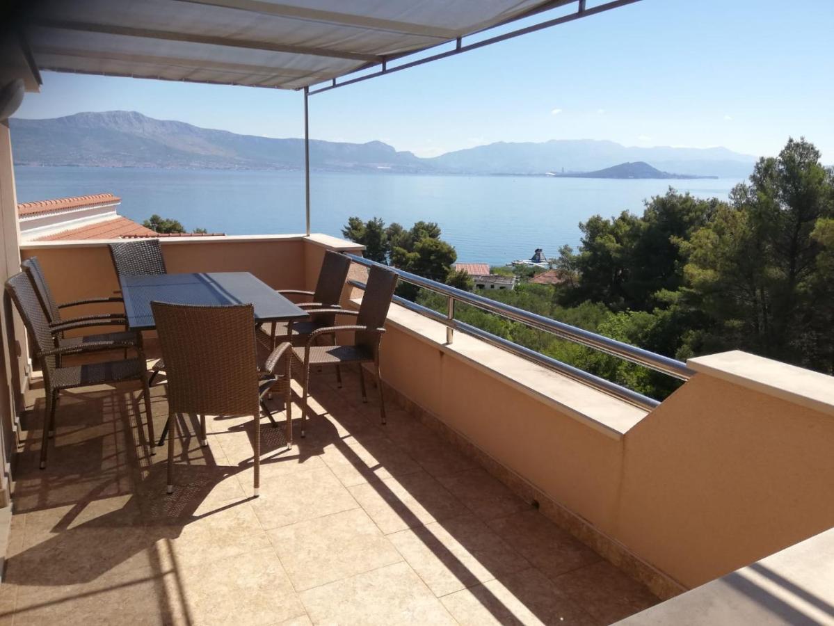 Apartments Panorama With Seasonal Pool Слатине Екстериор снимка